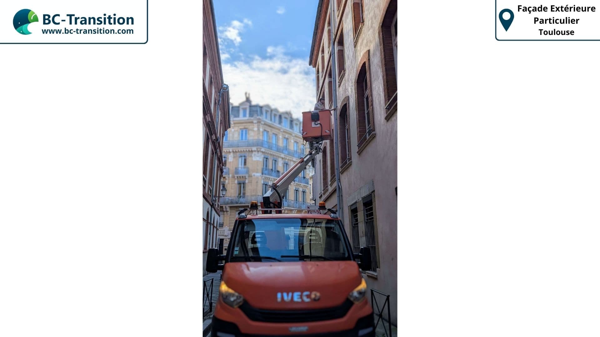 Travaux de façade à Toulouse par BC-Transition, avec nacelle pour un chantier particulier.